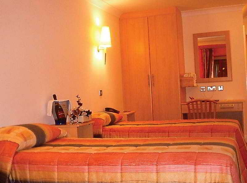 Hotel The Corralea Court Tuam Esterno foto